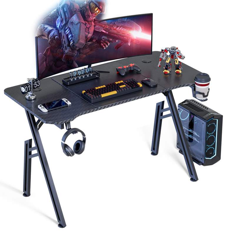 Ergonomisch gestalteter Spieltisch mit 1,2 cm Partikelbrett und Carbonfaser-Bedeckung mit Taschen- und Kopfhörerhaltern