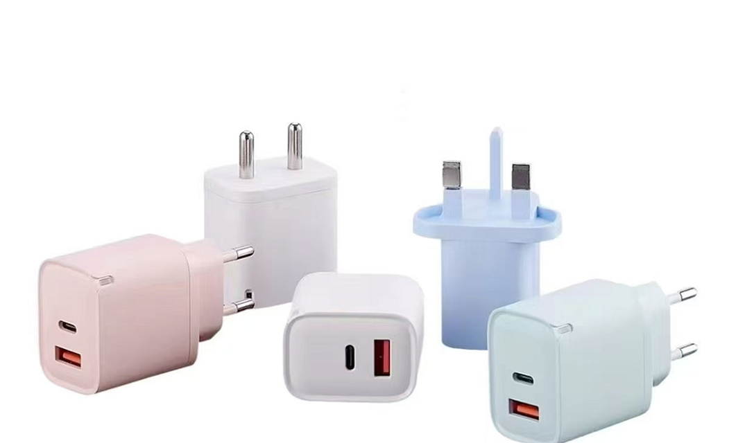 ETEK 20W Dual USB Fast Charger, USB-C PD + USB-A QC 3.0 für Smartphones, Tablets und andere USB-betriebene Geräte.